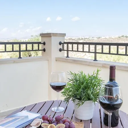 Aglaia 2 Beds Apt. - Sleeps 4 Kouklia