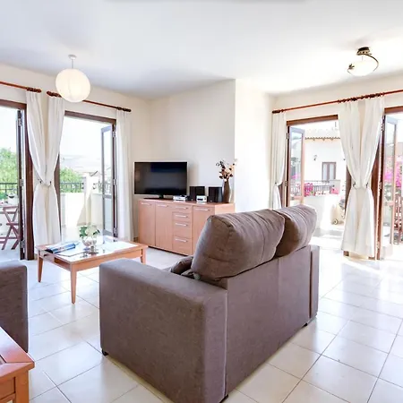 Aglaia 2 Beds Apt. - Sleeps 4 Apartament