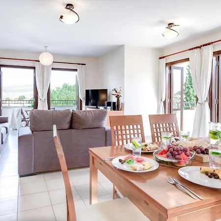 Aglaia 2 Beds Apt. - Sleeps 4 * Kuklia