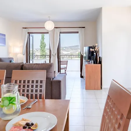 Apartament Aglaia 2 Beds Apt. - Sleeps 4 *